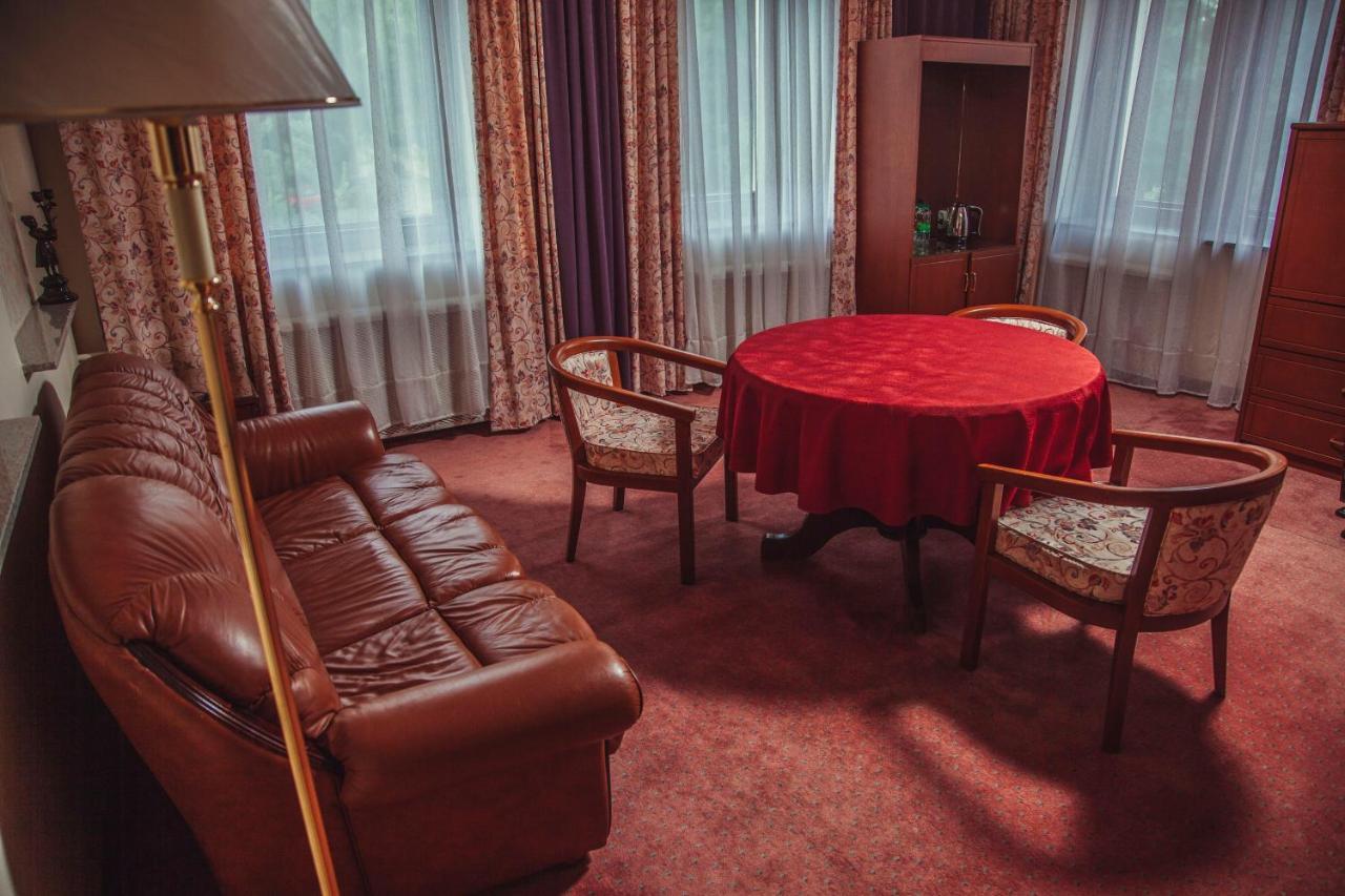 Ali Hotel Khabarovsk Bagian luar foto